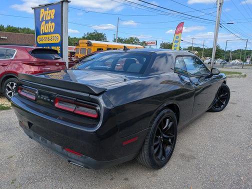 Black 2017 Dodge Challenger SXT