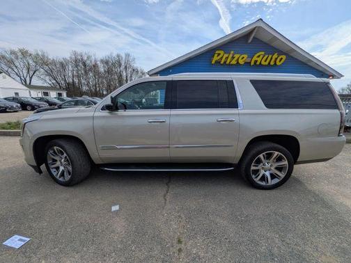 Gold 2016 Cadillac Escalade ESV Luxury