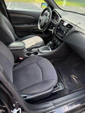 2013 Chrysler 200 LX