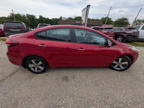 Red 2018 Kia Forte S