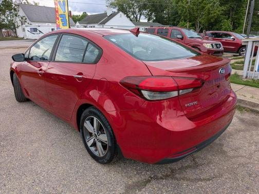Red 2018 Kia Forte S