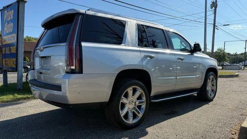 2017 Cadillac Escalade Luxury