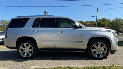 2017 Cadillac Escalade Luxury