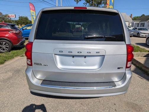 Silver 2012 Dodge Grand Caravan SE/AVP