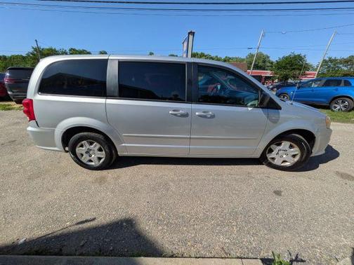 Silver 2012 Dodge Grand Caravan SE/AVP