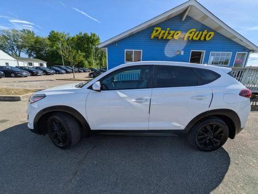 White 2019 Hyundai TUCSON SE