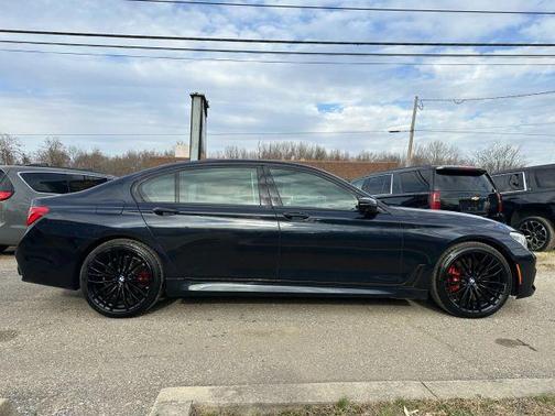 2016 BMW 750 i xDrive