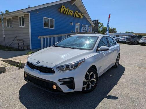 White 2021 Kia Forte LXS