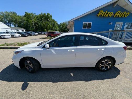 White 2021 Kia Forte LXS