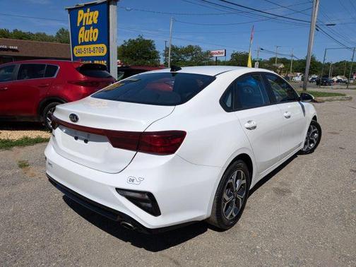 White 2021 Kia Forte LXS