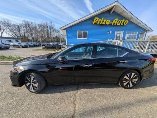 Black 2019 Nissan Altima 2.5 SL