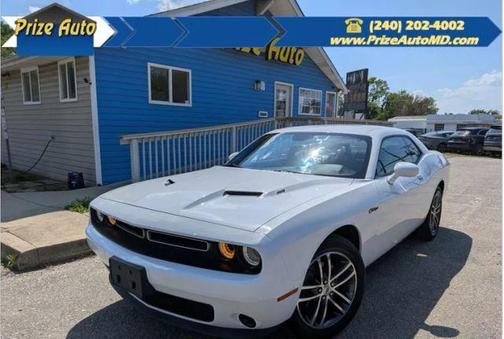 White 2019 Dodge Challenger SXT
