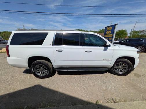 White 2018 Chevrolet Suburban LT