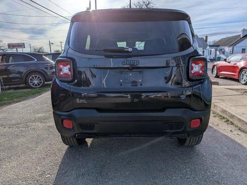 Black 2016 Jeep Renegade Latitude