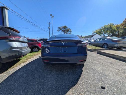 Blue 2018 Tesla Model 3 Long Range