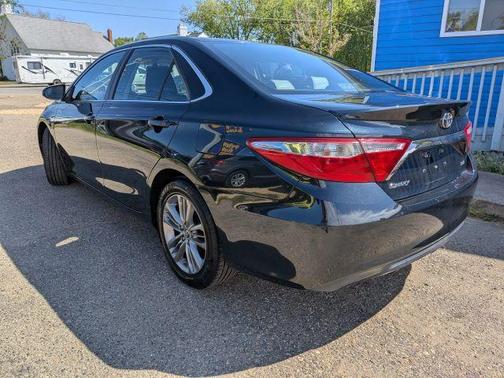 Black 2015 Toyota Camry SE
