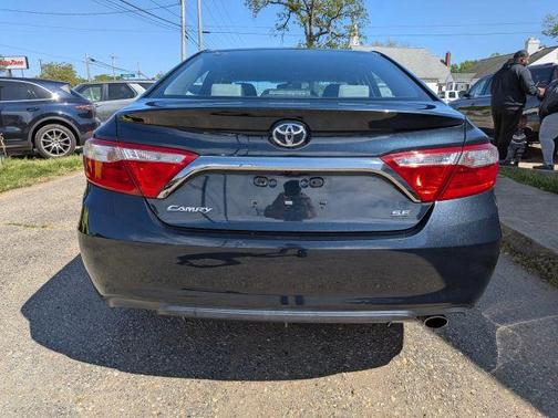 Black 2015 Toyota Camry SE