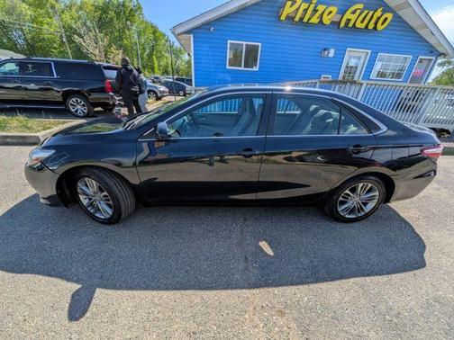 Black 2015 Toyota Camry SE