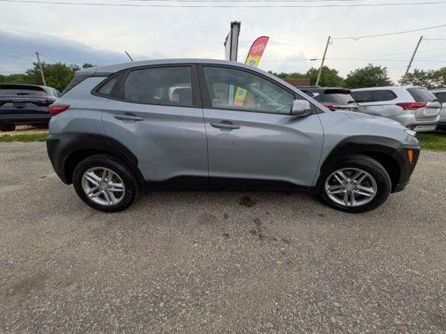 Gray 2021 Hyundai KONA SE