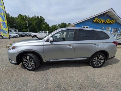 Silver 2020 Mitsubishi Outlander SE