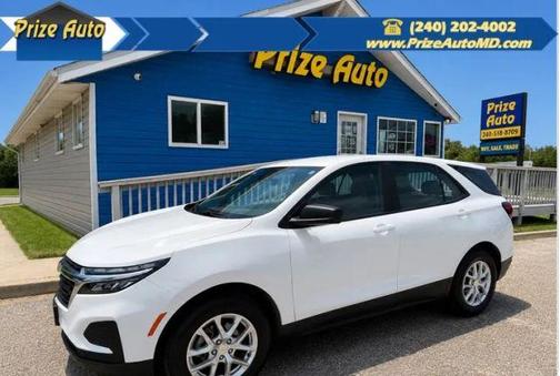 White 2023 Chevrolet Equinox LS