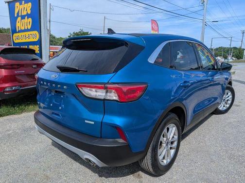Blue 2020 Ford Escape SE