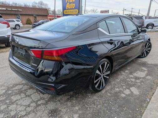 2022 Nissan Altima 2.0 SR