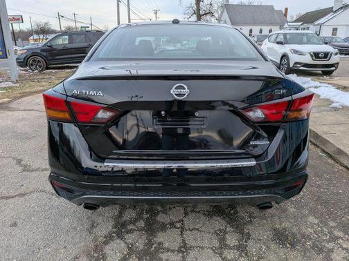 2022 Nissan Altima 2.0 SR