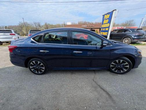 Gray 2018 Nissan Sentra SR