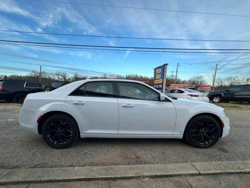 2019 Chrysler 300 S