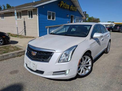 White 2017 Cadillac XTS Luxury