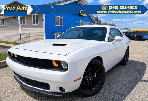 White 2018 Dodge Challenger SXT