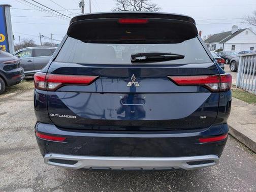 2022 Mitsubishi Outlander SE