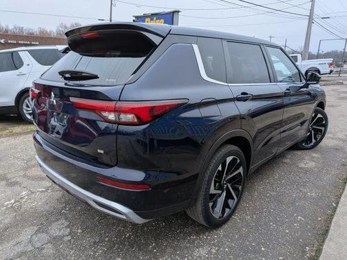 2022 Mitsubishi Outlander SE