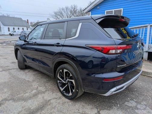 2022 Mitsubishi Outlander SE