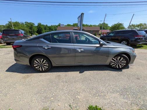 Gun Metallic 2025 Nissan Altima SV