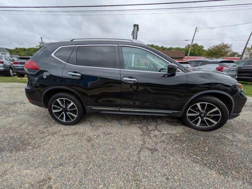 Magnetic Black 2017 Nissan Rogue SL