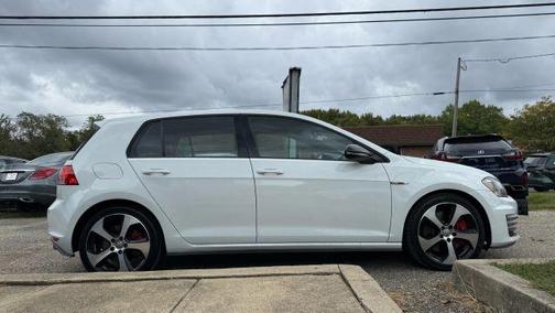 2017 Volkswagen Golf GTI SE 4-Door