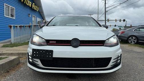 2017 Volkswagen Golf GTI SE 4-Door