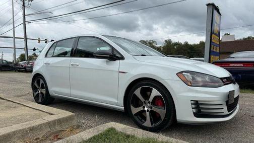 2017 Volkswagen Golf GTI SE 4-Door