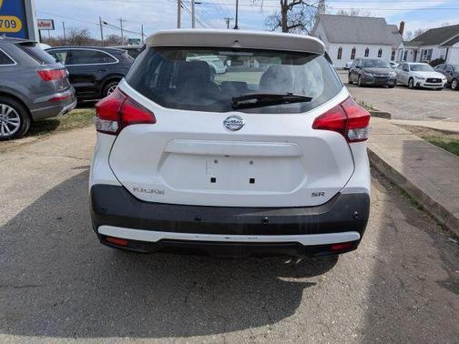 2020 Nissan Kicks SR