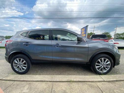 Gray 2021 Nissan Rogue Sport S