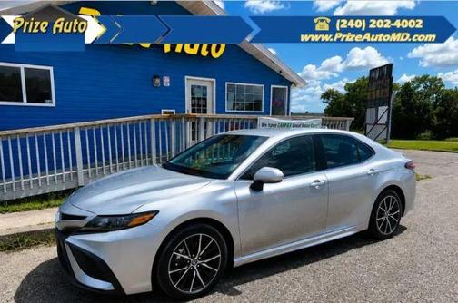 Silver 2023 Toyota Camry SE