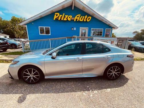 Silver 2023 Toyota Camry SE