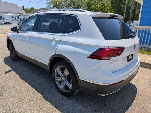 Pure White 2021 Volkswagen Tiguan 2.0T SEL