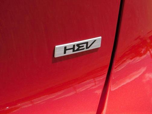 Burgundy 2023 Kia Niro EX