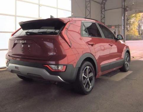Burgundy 2023 Kia Niro EX