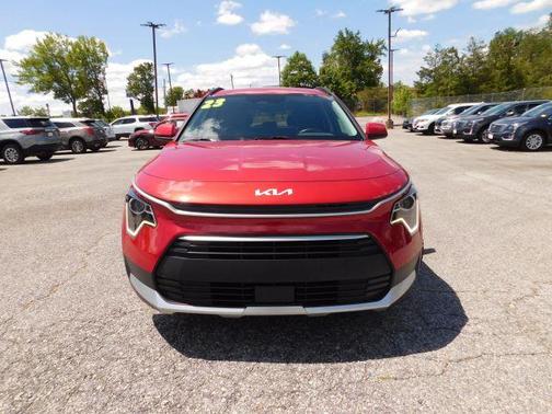 Burgundy 2023 Kia Niro EX