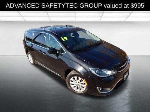 2019 Chrysler Pacifica Touring-L