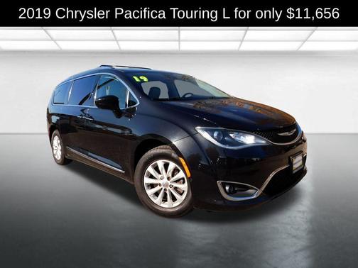 2019 Chrysler Pacifica Touring-L